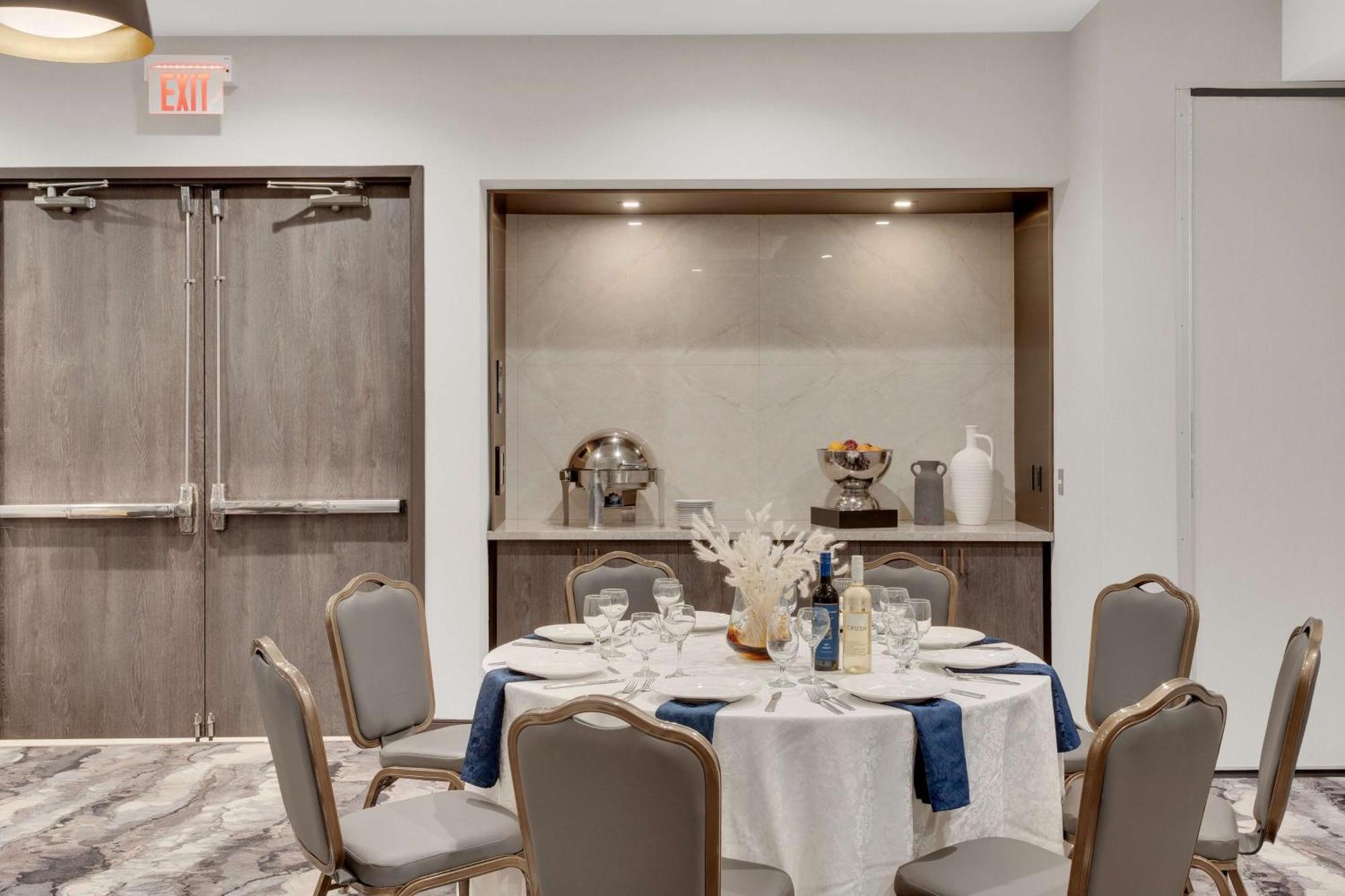 Hilton Garden Inn Toronto/ברמפטון מראה חיצוני תמונה