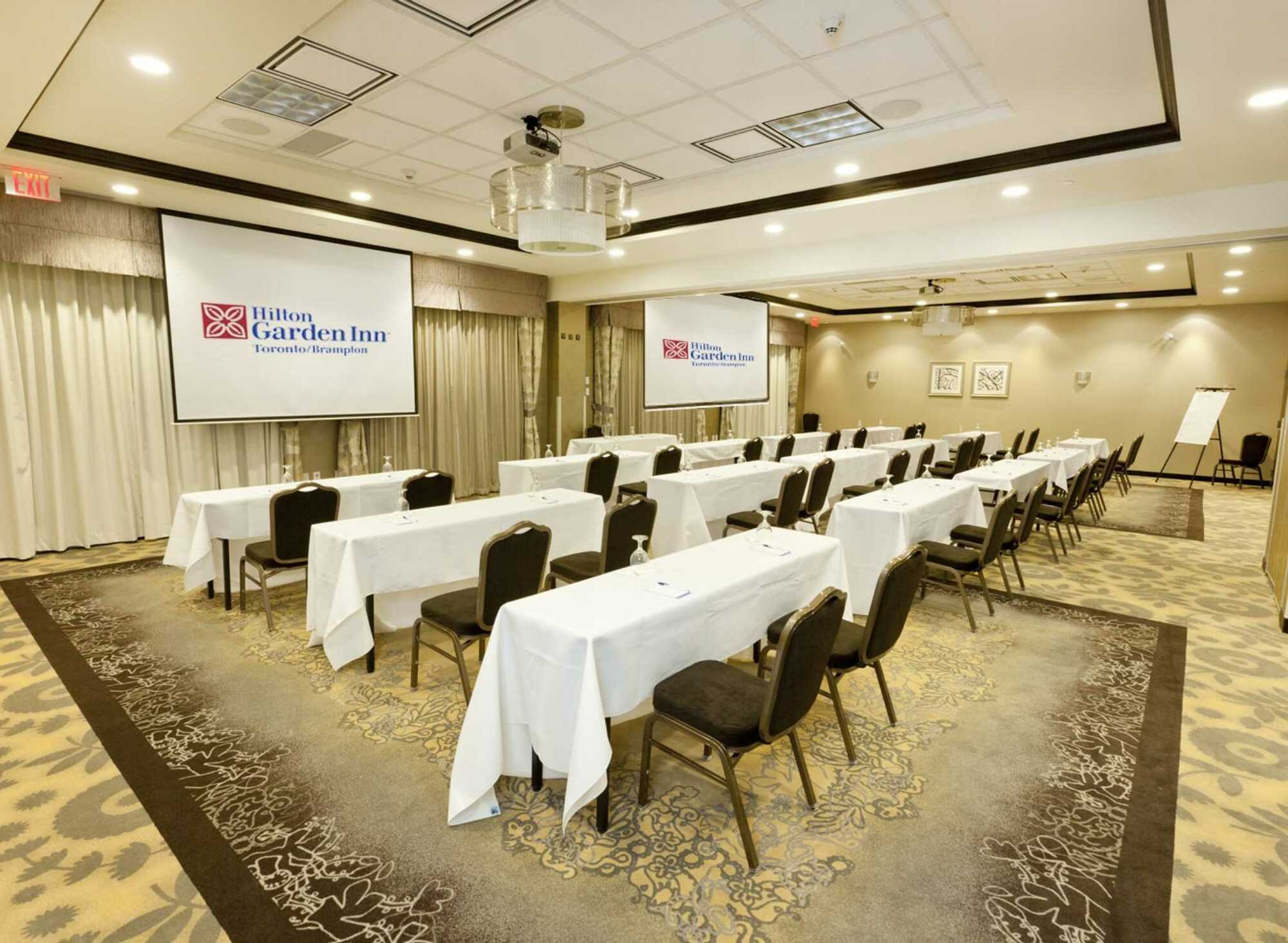 Hilton Garden Inn Toronto/ברמפטון מראה חיצוני תמונה